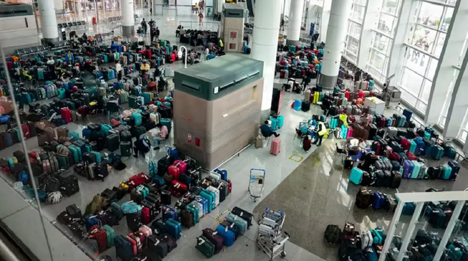 IndiGo offers travel vouchers of ₹10,000 to passengers stranded between Dec 3 and 5