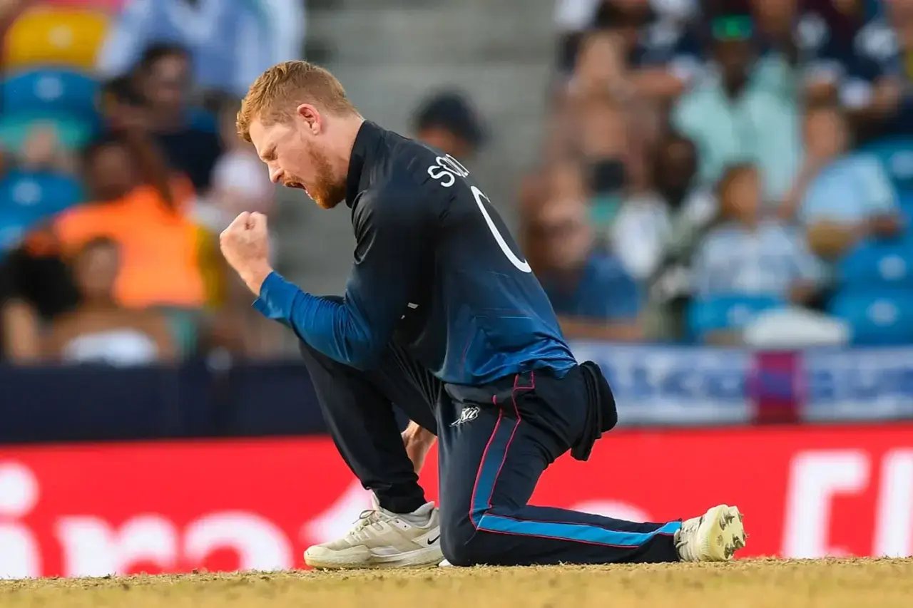 Bernard Scholtz (Namibia) - 30 wickets