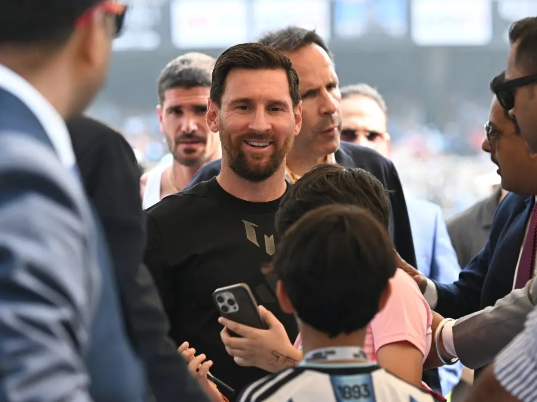 Watch: Lionel Messi arrives in Hyderabad for GOAT Tour as fans cheer wildly amid high security Watch: Lionel Messi arrives in Hyderabad for GOAT Tour as fans cheer wildly amid high security