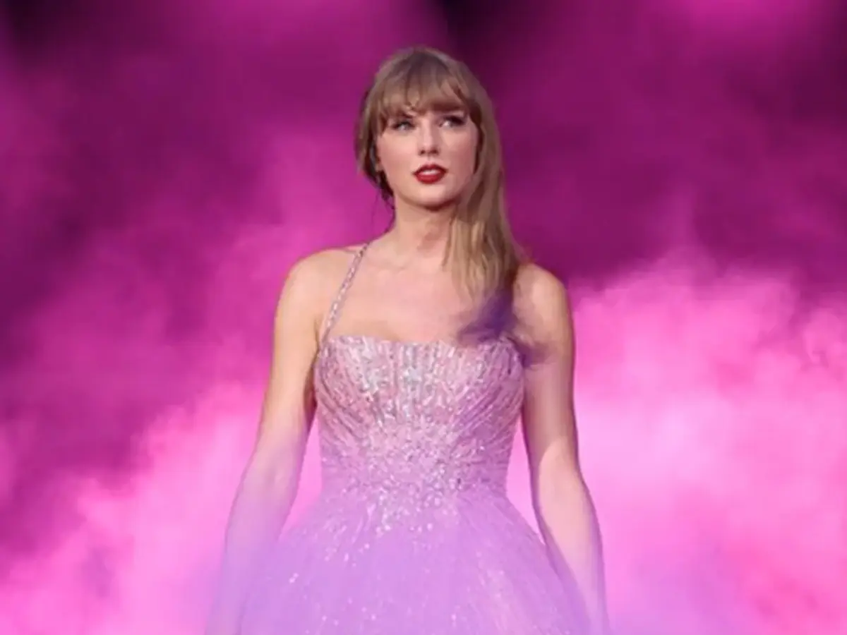 Taylor Swift hands out staggering $197 million bonus to her Eras Tour crew; BTS moment from docu-series goes viral Taylor Swift hands out staggering $197 million bonus to her Eras Tour crew; BTS moment from docu-series goes viral