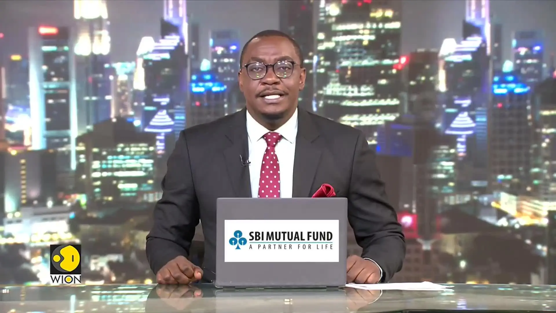 Delhi's AQI stands at 465 in 'hazardous' range, residents advised to stay indoors