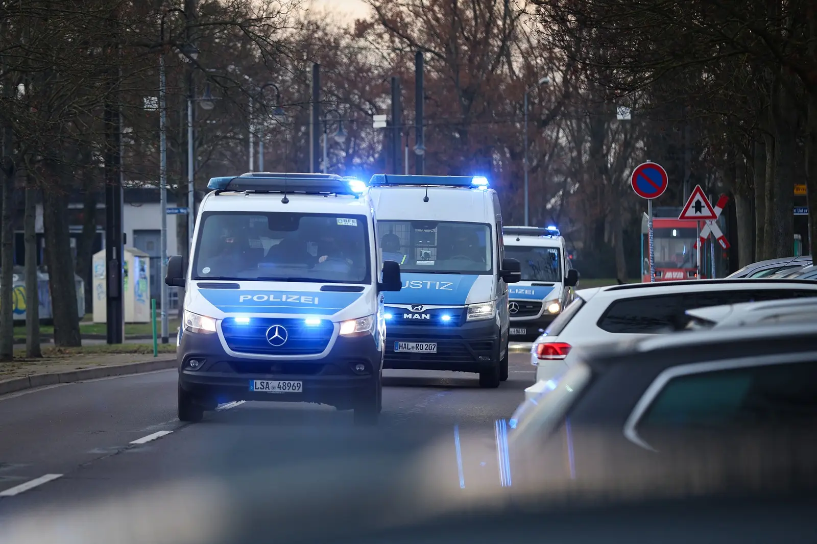 Germany arrests five men over suspected Christmas market attack plot