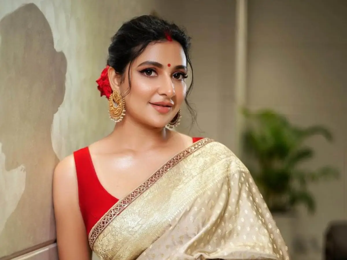 Subhashree Ganguly breaks silence after being trolled for sharing photo with Messi: Kareena, Shah Rukh Khan took photos too Subhashree Ganguly breaks silence after being trolled for sharing photo with Messi: Kareena, Shah Rukh Khan took photos too