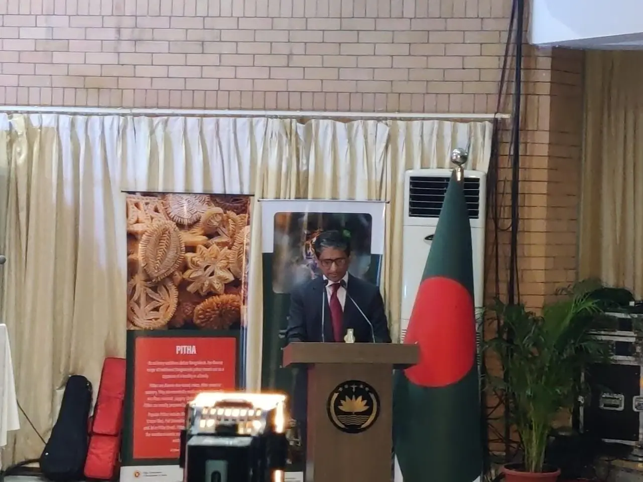 Bangladesh envoy Hamidullah pays tribute to Indian soldiers on Victory Day; says both countries have 'organic relationship' Bangladesh envoy Hamidullah pays tribute to Indian soldiers on Victory Day; says both countries have 'organic relationship'