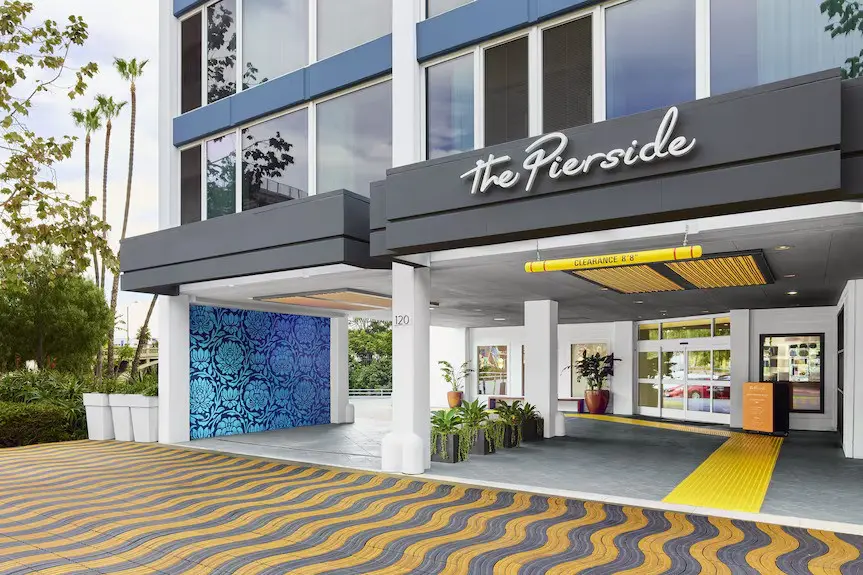 'Full of blood': Nick Reiner went to this beach-side hotel after murdering his father Rob Reiner