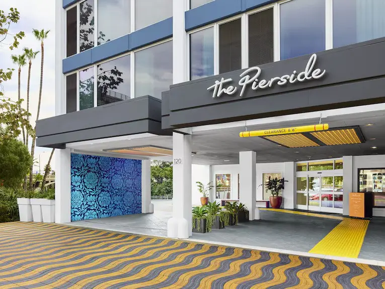 'Full of blood': Nick Reiner went to this beach-side hotel after murdering his father Rob Reiner