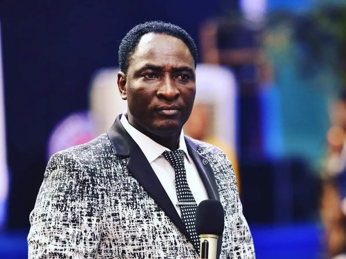 Nigerian 'Prophet Jermiah' buried his 104-year-old mother in a $105,000 gold casket Nigerian 'Prophet Jermiah' buried his 104-year-old mother in a $105,000 gold casket