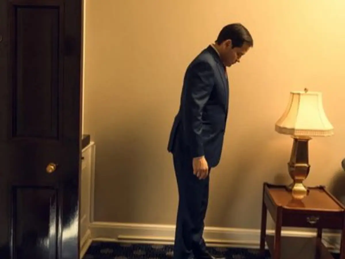 Marco Rubio's Profile Pic Goes Viral