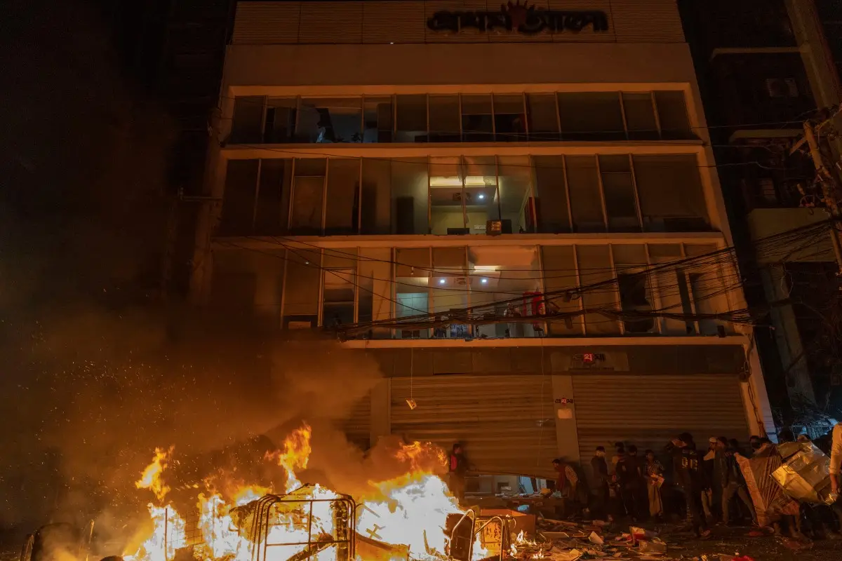 Protesters vandalise buildings