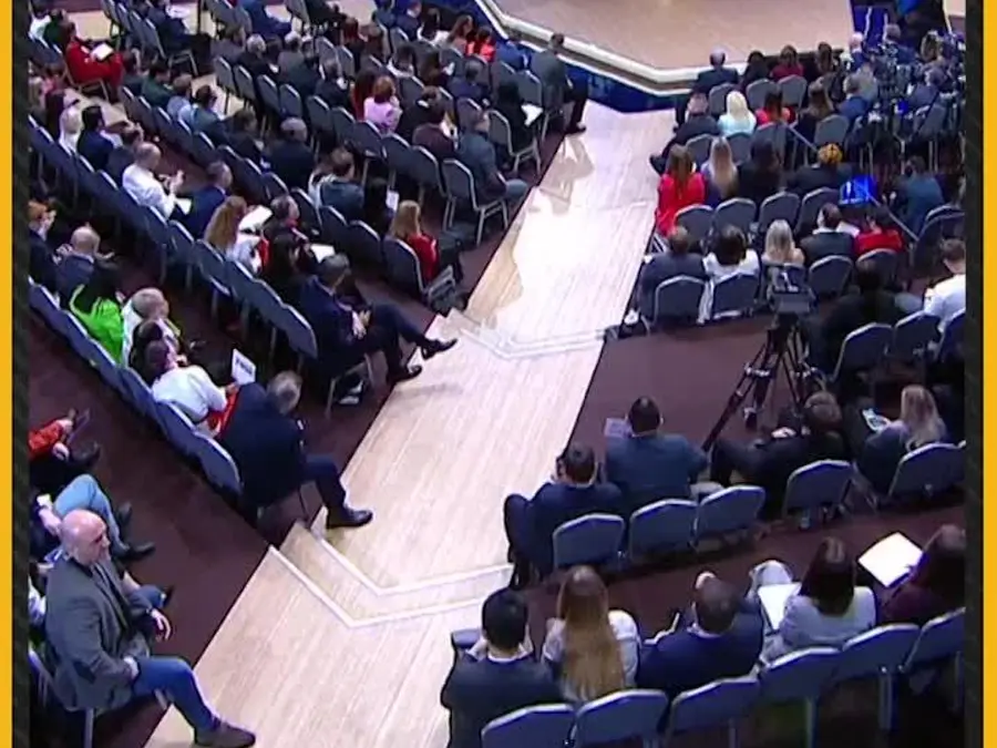 Putin: Ready to Halt Ukraine War If West Respects Security 