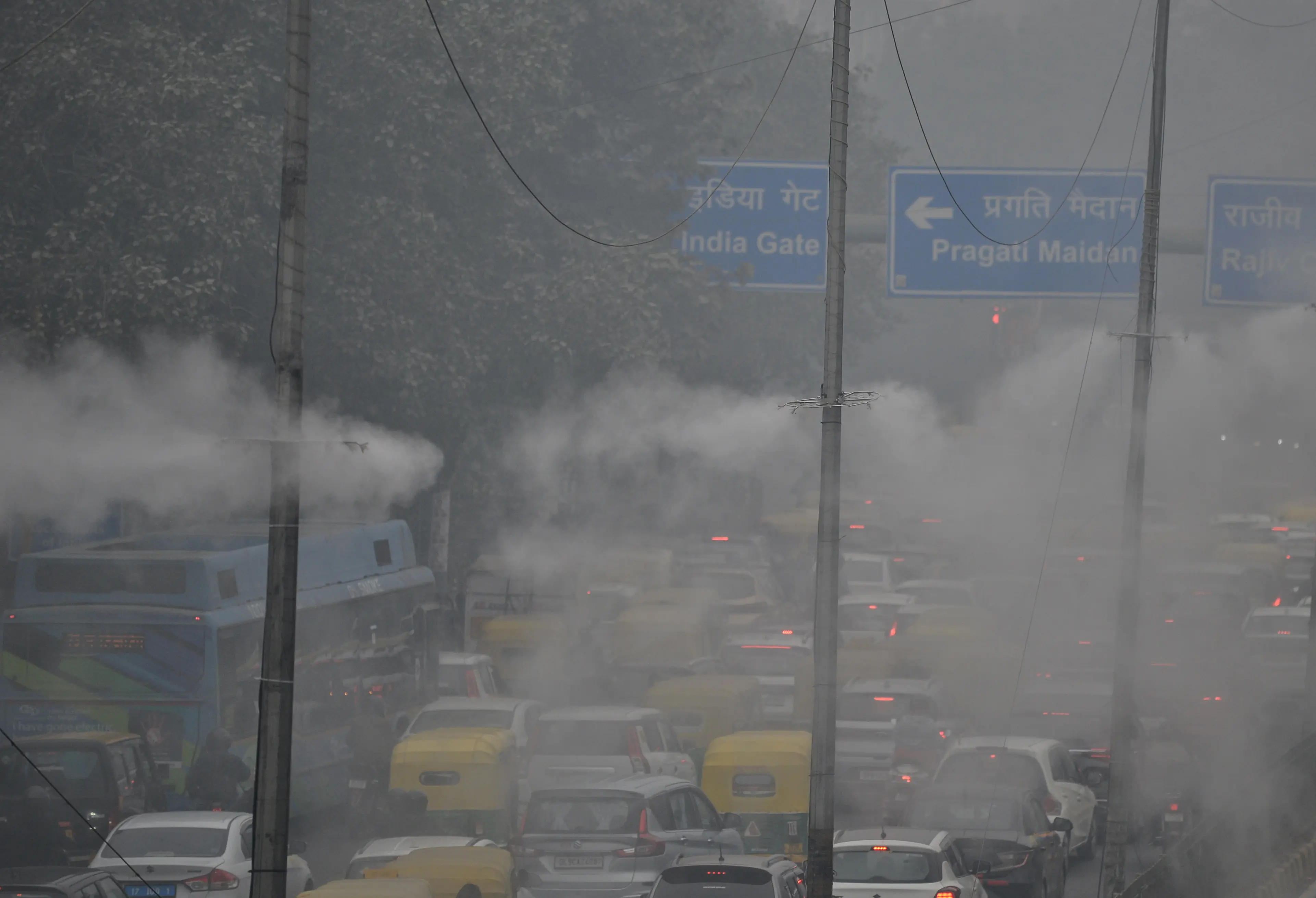 Cold wave, dense fog push Delhi air quality near ‘severe’ levels; IMD issues 'orange alert'