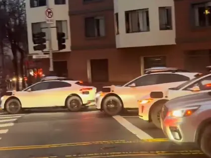San Francisco power outage brings Waymo self-driving cars to halt, triggers traffic chaos — VIDEO San Francisco power outage brings Waymo self-driving cars to halt, triggers traffic chaos — VIDEO