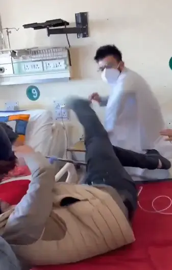 WATCH | Violence erupts between doctor and patient in Shimla hospital after heated argument
