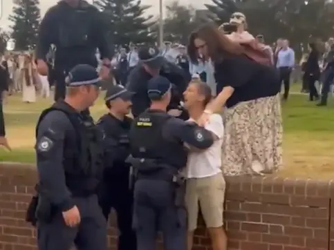 ‘You have blood on your hands’: Man arrested after he yells at Australian PM Albanese at Bondi vigil — VIDEO ‘You have blood on your hands’: Man arrested after he yells at Australian PM Albanese at Bondi vigil — VIDEO