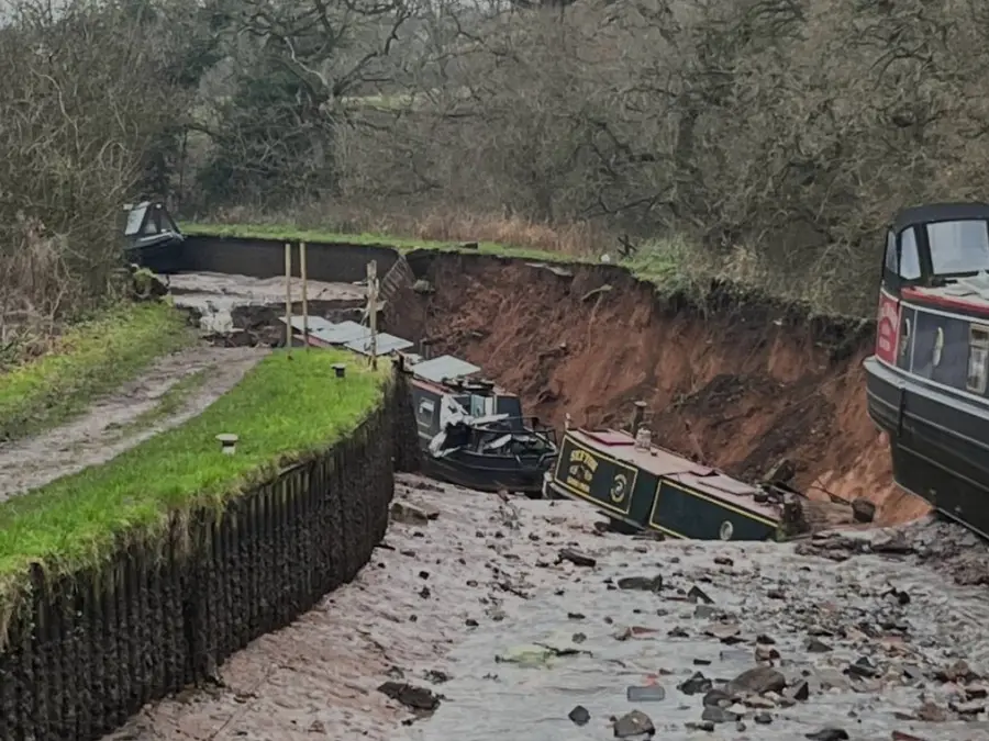 WATCH: Giant sinkhole in England's canal swallows boats, rescue operation launched