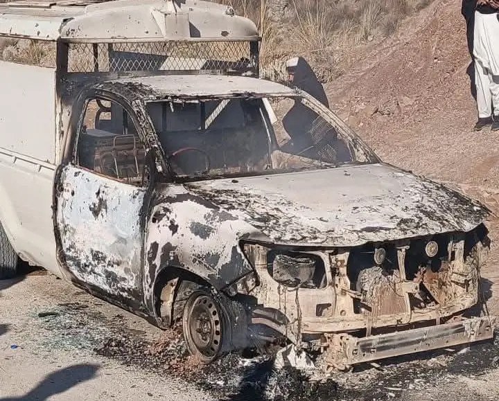 VIDEO: Five policemen killed in Pakistan after militant attack on patrolling vehicle