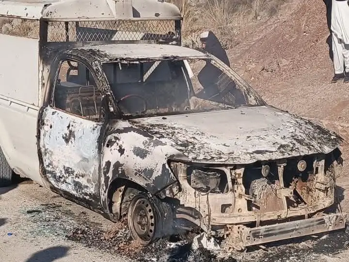 VIDEO: Five policemen killed in Pakistan after militant attack on patrolling vehicle VIDEO: Five policemen killed in Pakistan after militant attack on patrolling vehicle