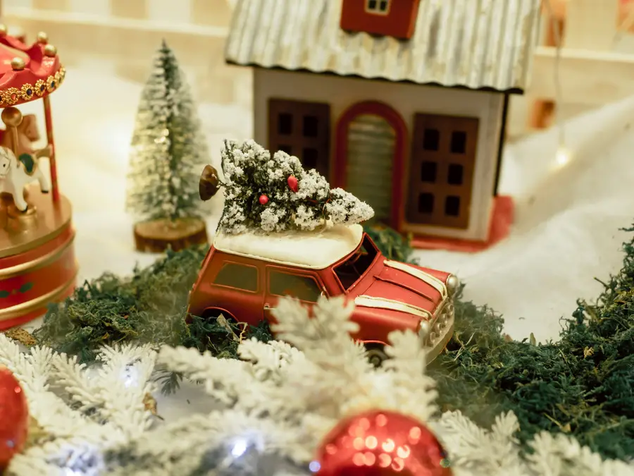 Are Banks open on Christmas eve 2025 in the US? Full list of what's open and what's closed on 24th December