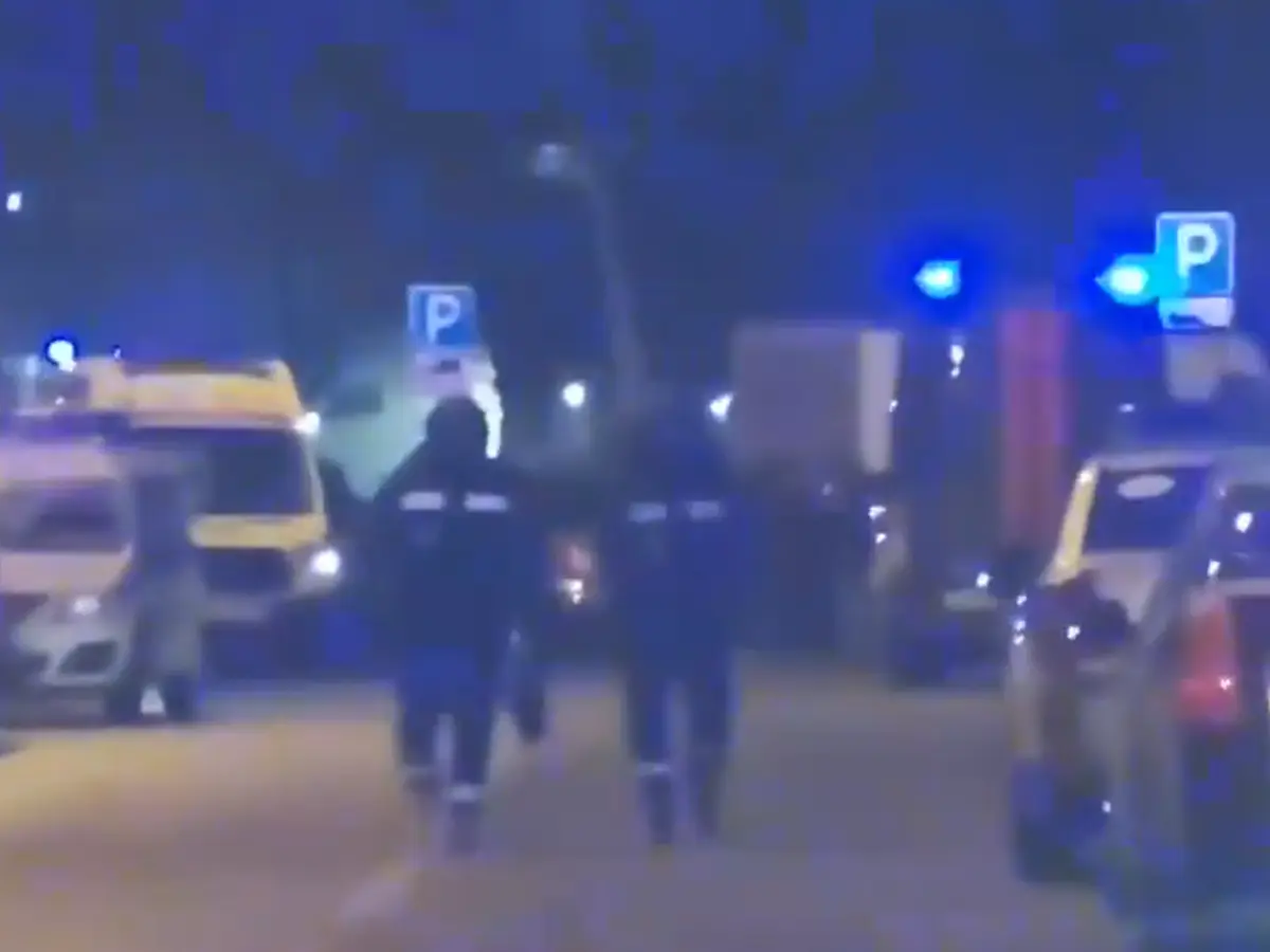 Car explosion in Moscow kills 2 police officers, 1 civilian; Russia blames Ukraine - Video