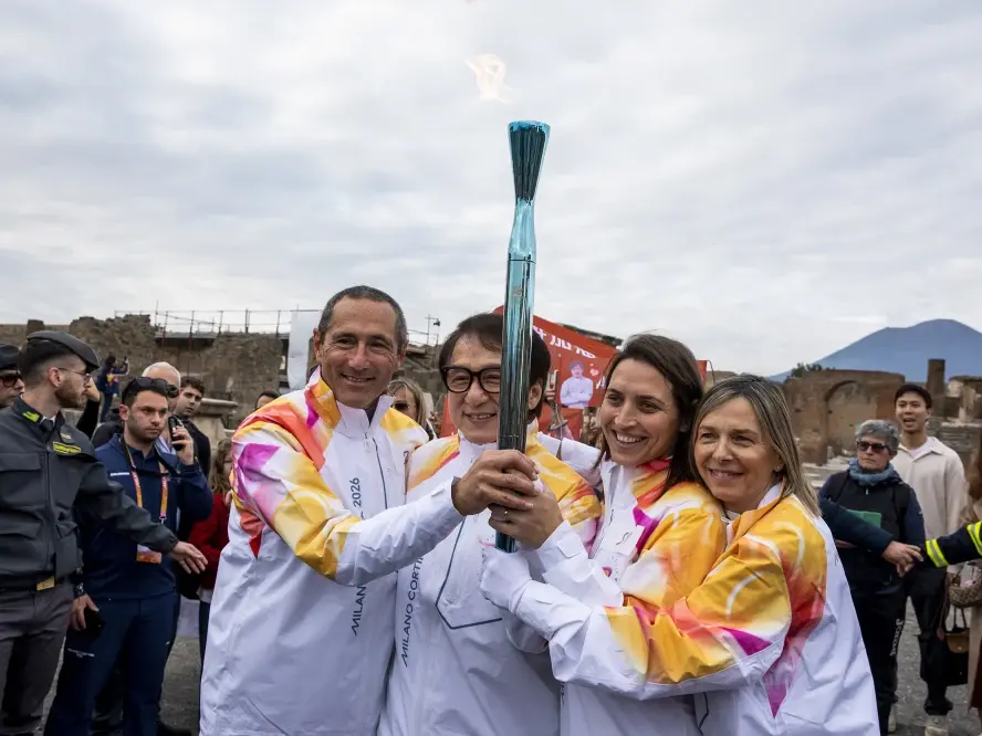 WATCH: Jackie Chan carries Olympic torch through ancient Pompeii ahead of Milan Cortina 2026 WATCH: Jackie Chan carries Olympic torch through ancient Pompeii ahead of Milan Cortina 2026