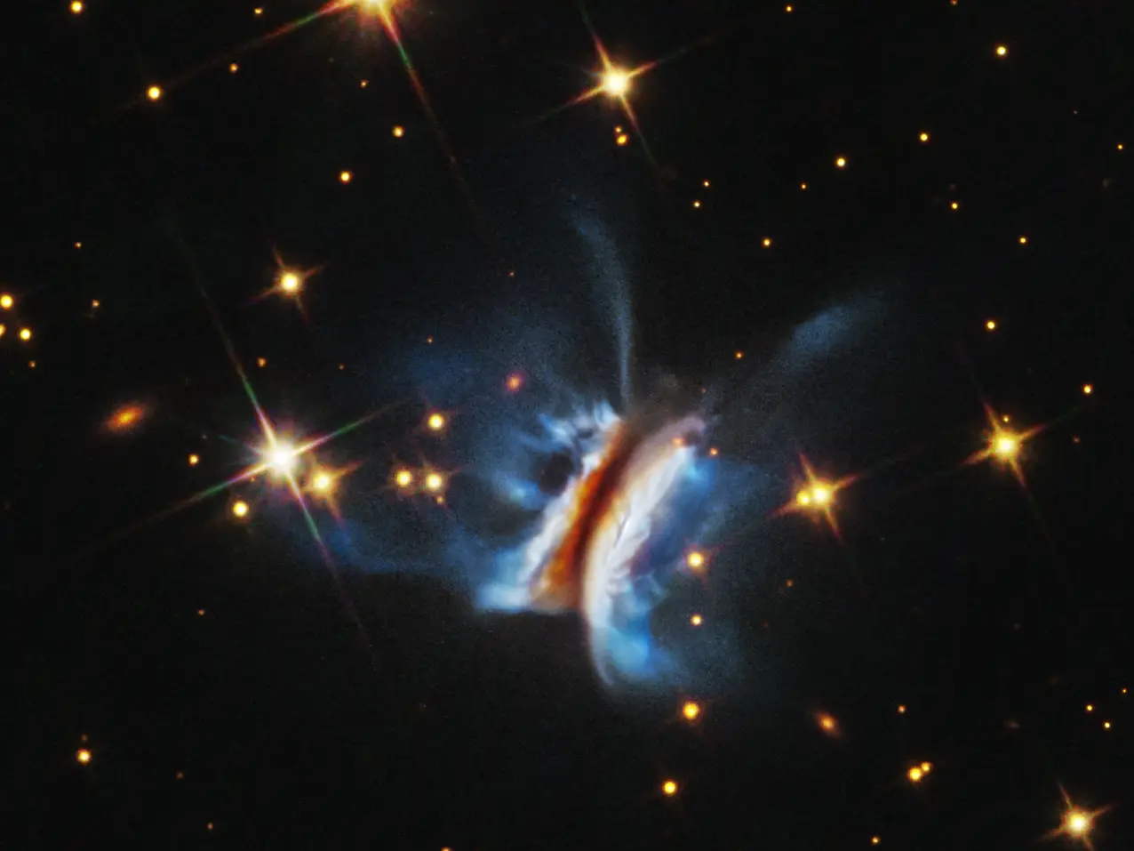 Hubble spots 600bn km wide scaled-up version of our early solar system: Dracula’s Chivito shocks scientists Hubble spots 600bn km wide scaled-up version of our early solar system: Dracula’s Chivito shocks scientists