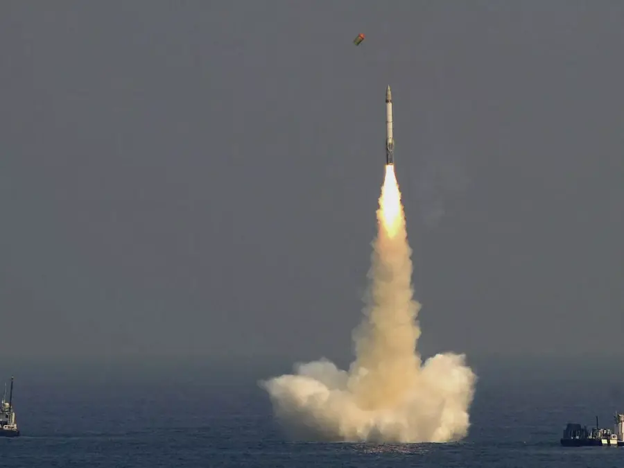 What is 'cold-launch' technology and how did India use it for the K-4 missile test in the Bay of Bengal?
