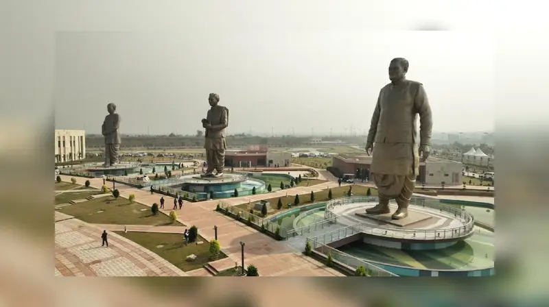 PM Modi unveils 65-feet-high statues at Rashtra Prerna Sthal in Lucknow ...