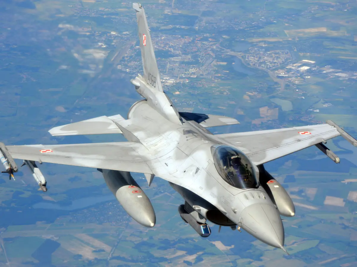 Polen fängt russisches Flugzeug in der Nähe seines Luftraums ab – Wie oft ...