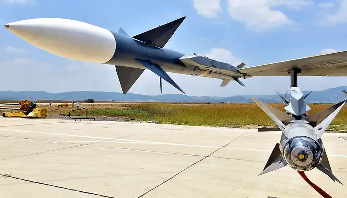 9 air-to-air missiles that give modern fighter jets first-strike advantage