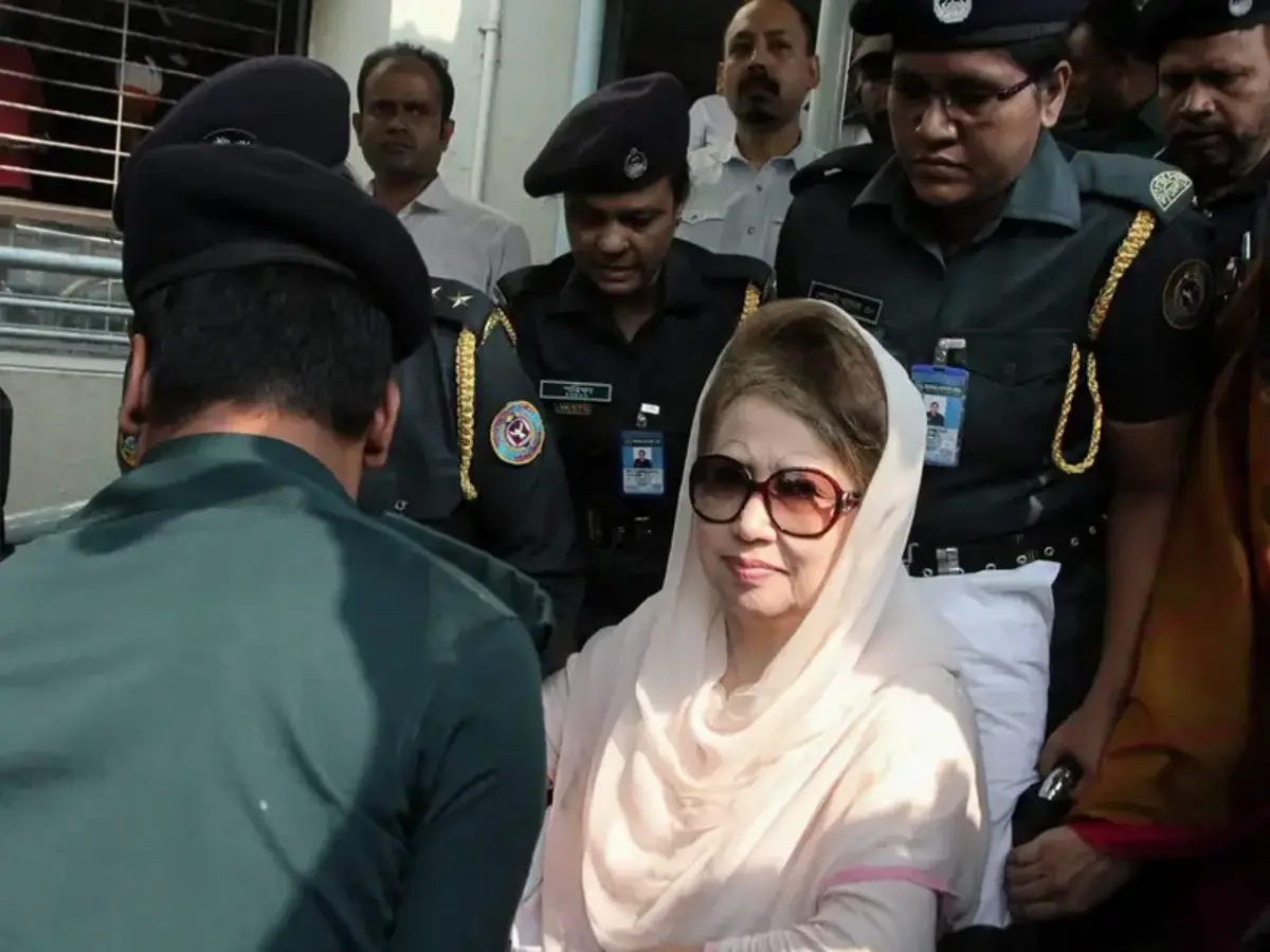 Former Bangladesh PM Khaleda Zia ‘extremely critical’, son Tarique Rahman visits her in hospital Former Bangladesh PM Khaleda Zia ‘extremely critical’, son Tarique Rahman visits her in hospital