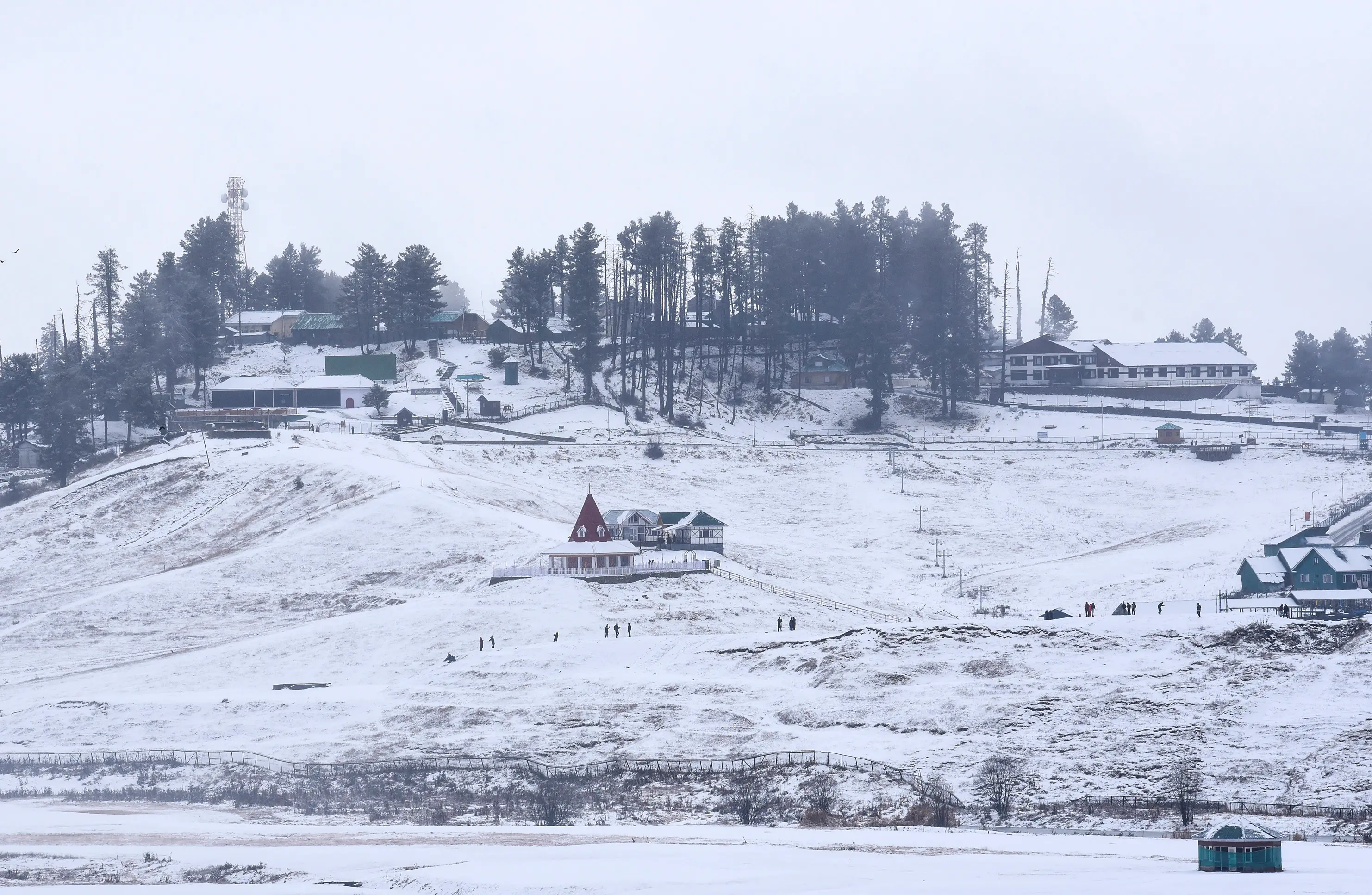 Kashmir reels under intense cold wave, Dras freezes at -18.1 C; Met Predicts snow on New Year’s