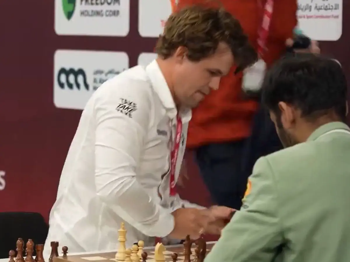 World Blitz Championship 2025: Magnus Carlsen reacts in frustration after loss to Arjun Erigaisi - WATCH World Blitz Championship 2025: Magnus Carlsen reacts in frustration after loss to Arjun Erigaisi - WATCH