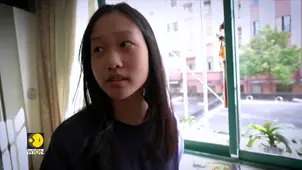 Parents question rigid public school system in China 