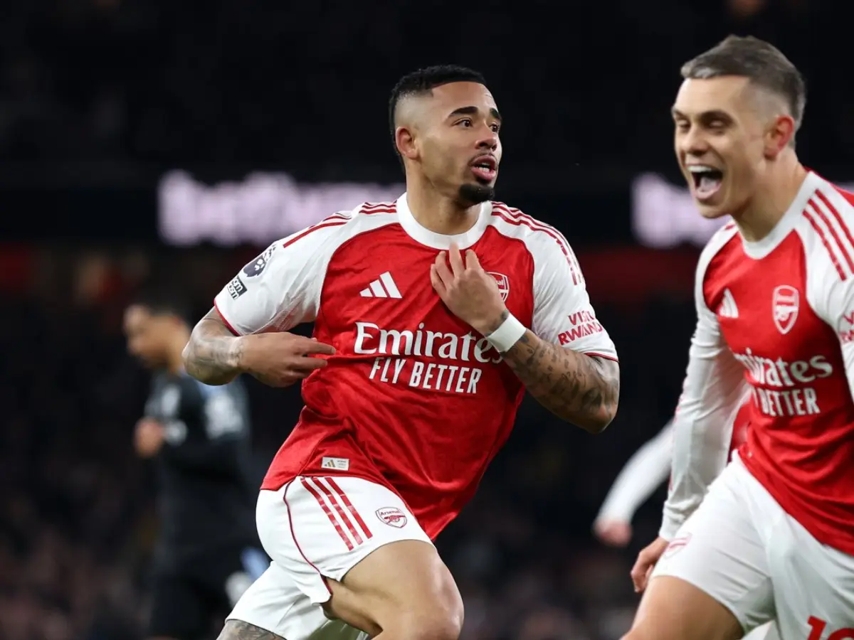Premier League: Arsenal crush Aston Villa to make statement in title race Premier League: Arsenal crush Aston Villa to make statement in title race