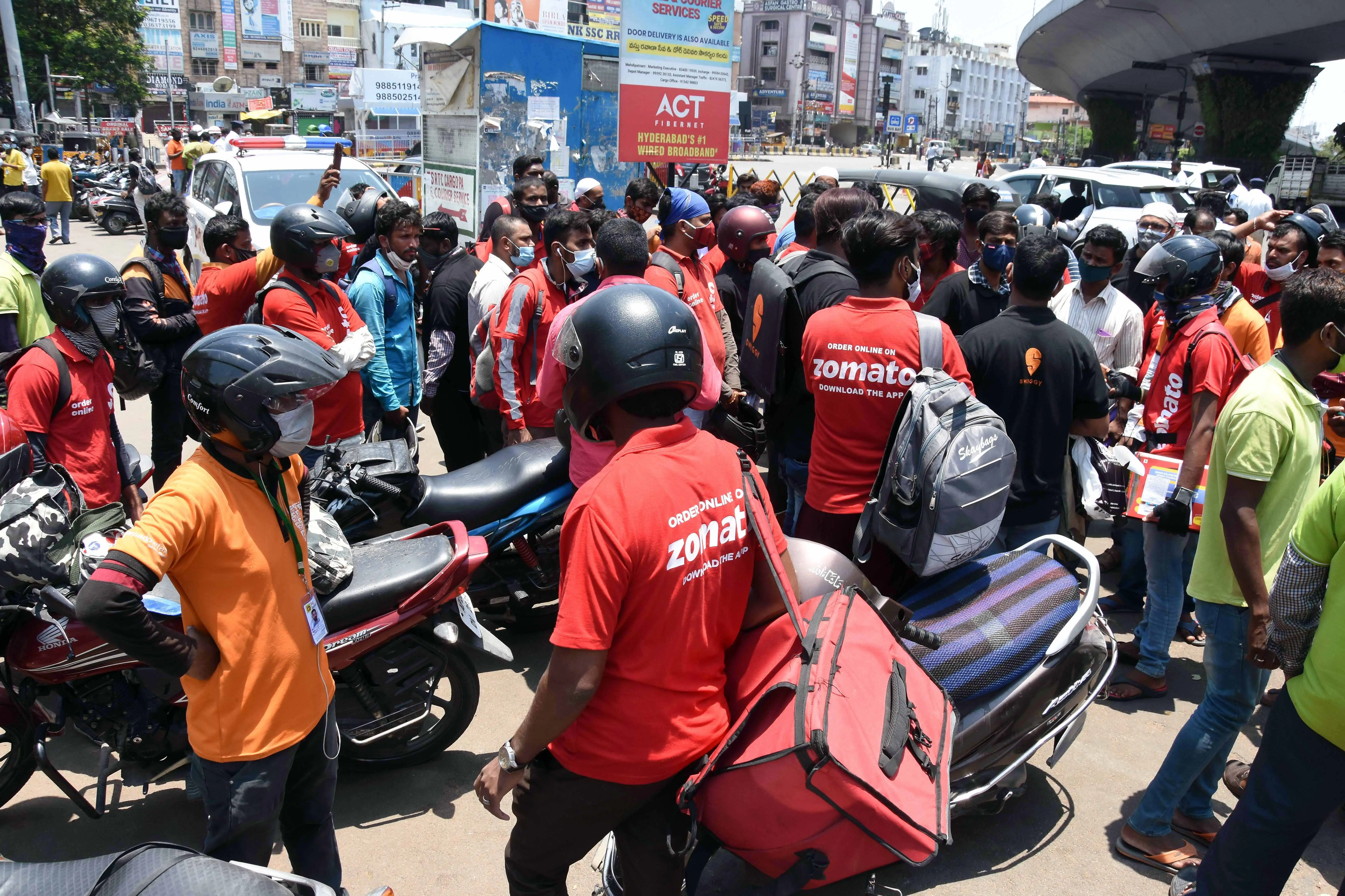 Zomato, Swiggy announce special incentives amid delivery workers' nationwide protest for NYE