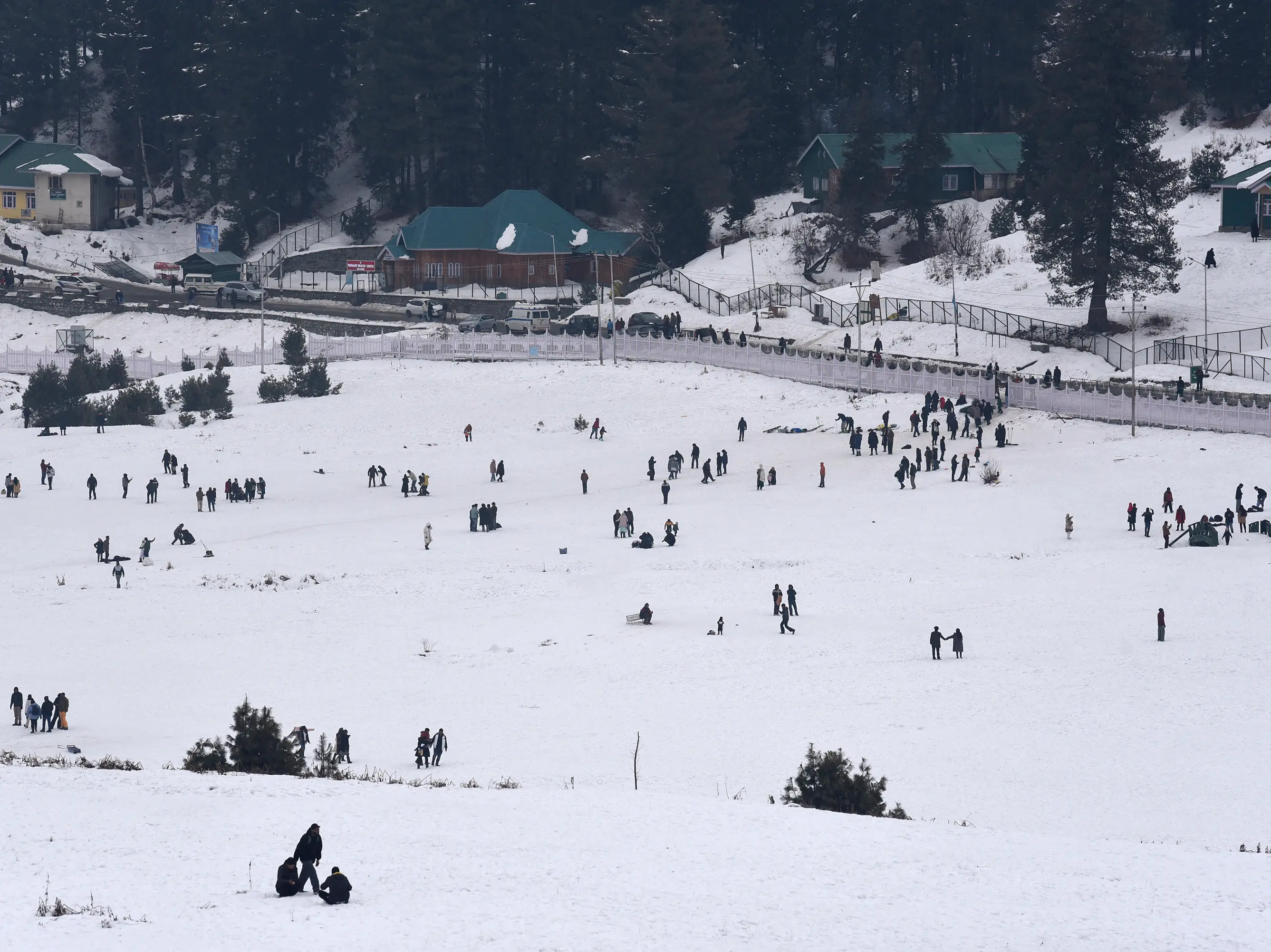 Kashmir Valley welcomes 2026 with surge in tourists, renewed optimism
