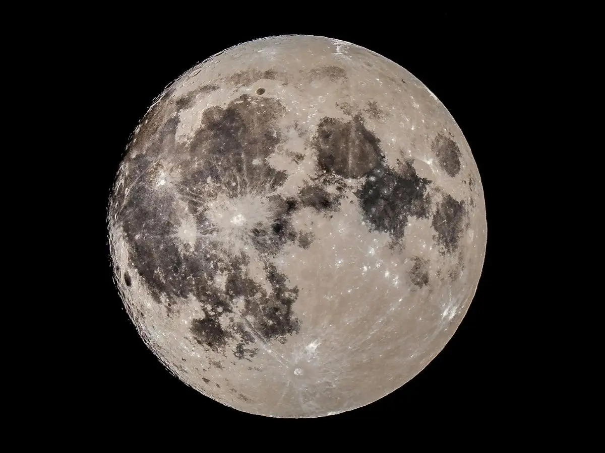 1. wolf supermoon kicks off the year