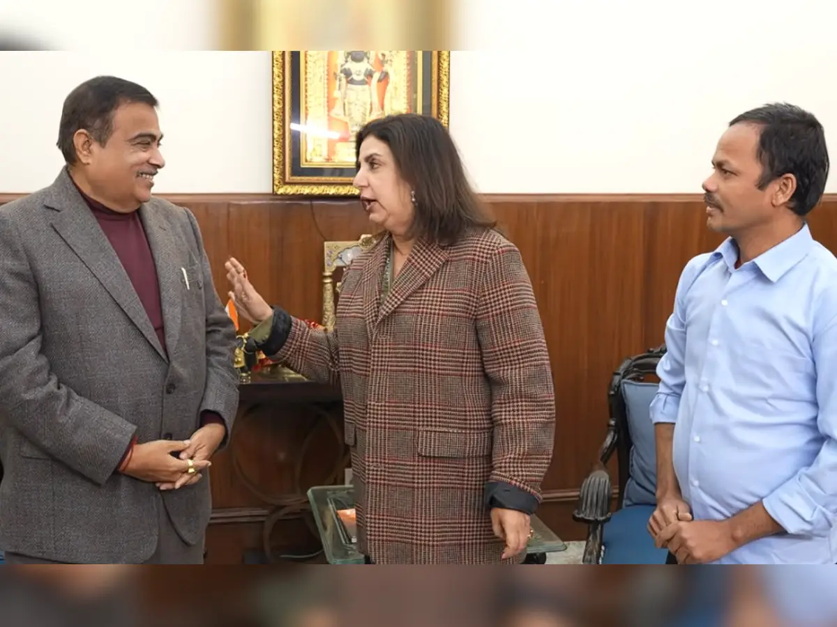 'Please build a road in my village!' Dilip, Farah Khan's cook, makes fun-request to Nitin Gadkari