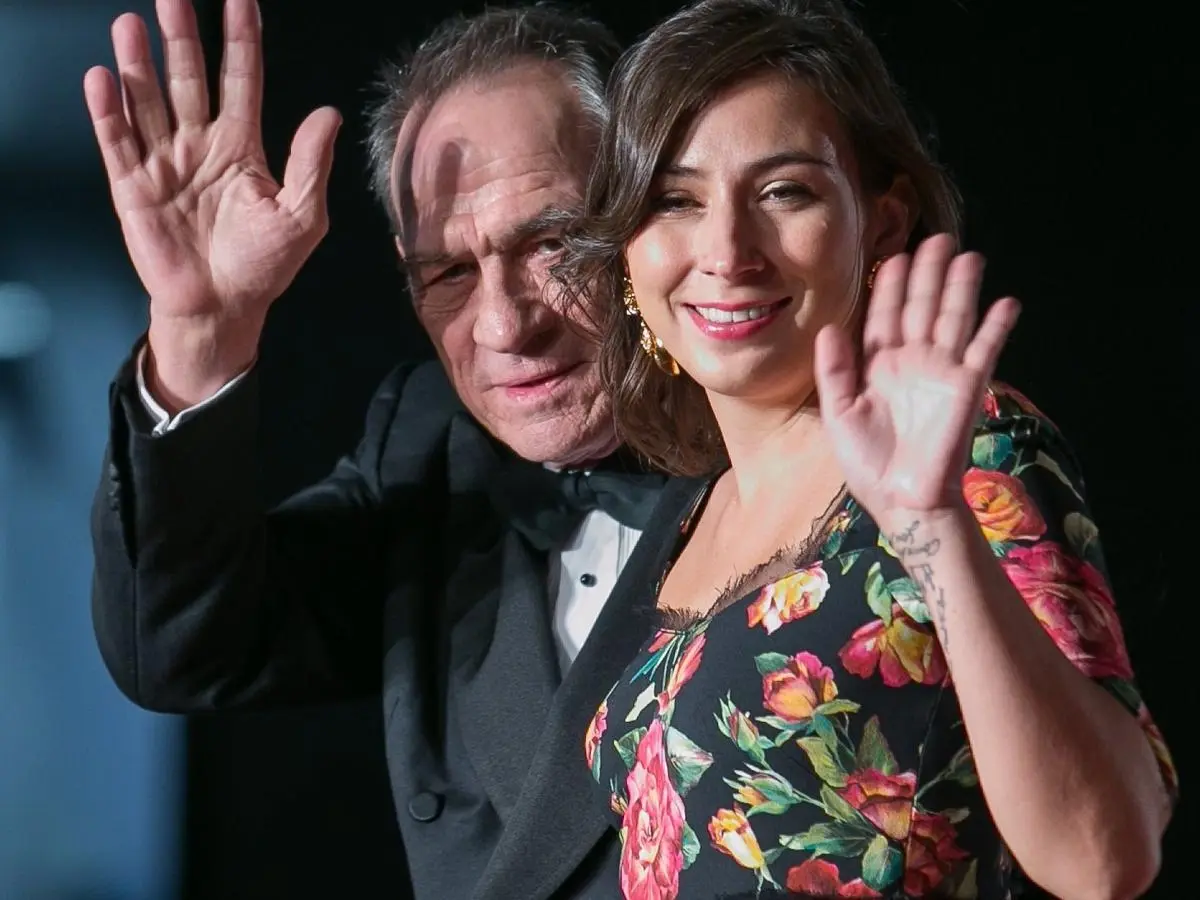 Tommy Lee Jones' daughter Victoria death: Dispatch audio revelations, suspected overdose and more details Tommy Lee Jones' daughter Victoria death: Dispatch audio revelations, suspected overdose and more details