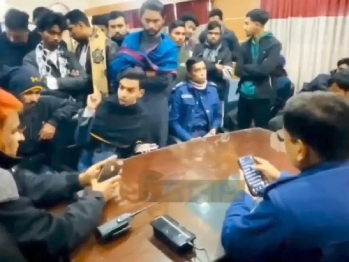 Bangladesh student leader boasts of killing Hindu police officer during 2024 protests Bangladesh student leader boasts of killing Hindu police officer during 2024 protests