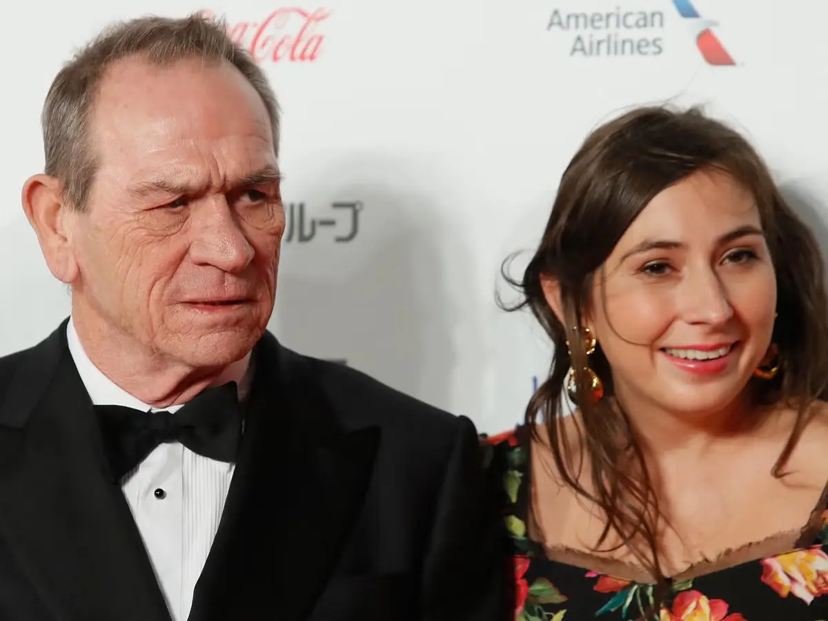 Tommy Lee Jones' family speaks out for first time after death of Victoria at 34 Tommy Lee Jones' family speaks out for first time after death of Victoria at 34