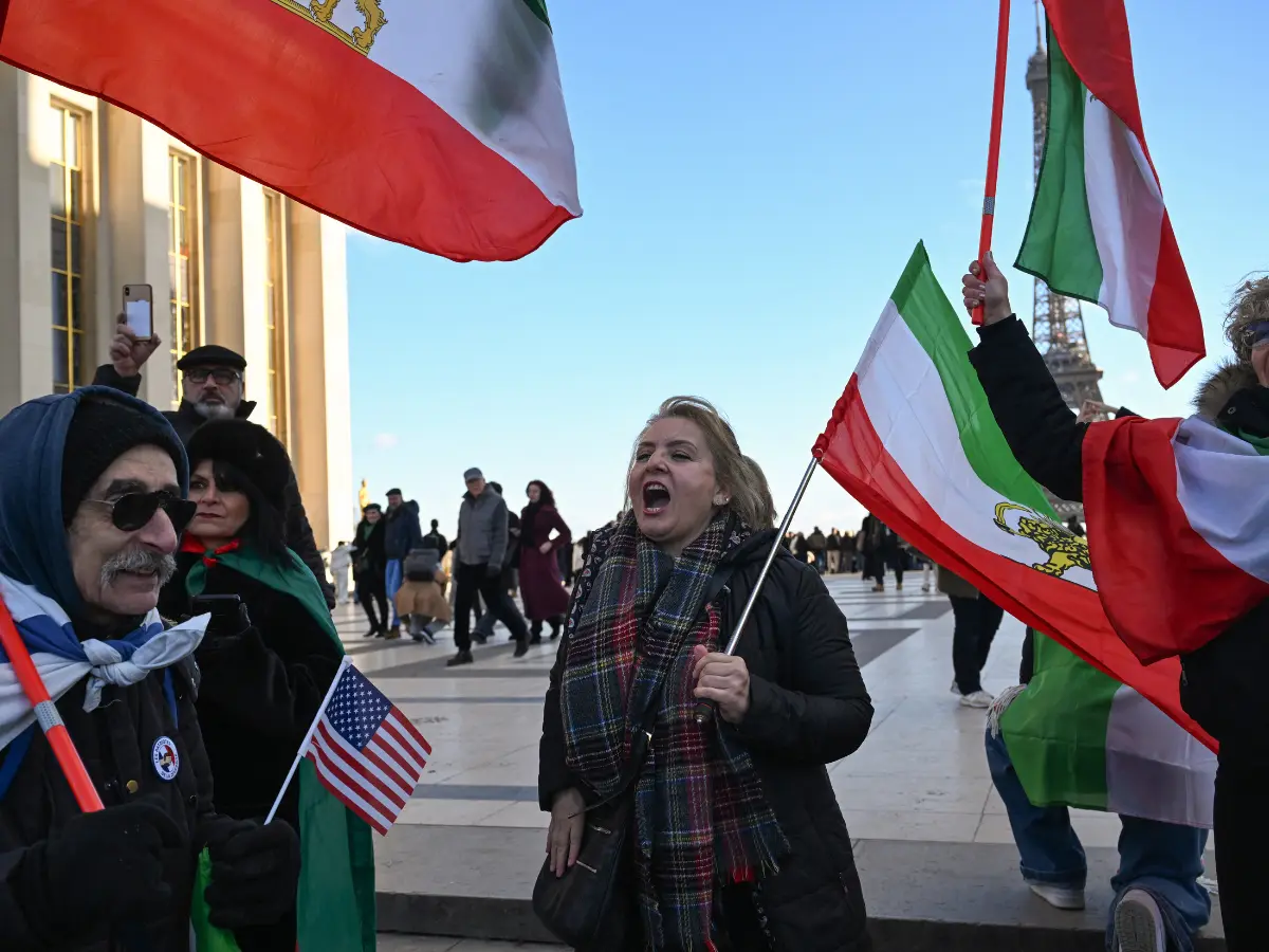 Iranians to receive monthly payment amid economic woes, protests