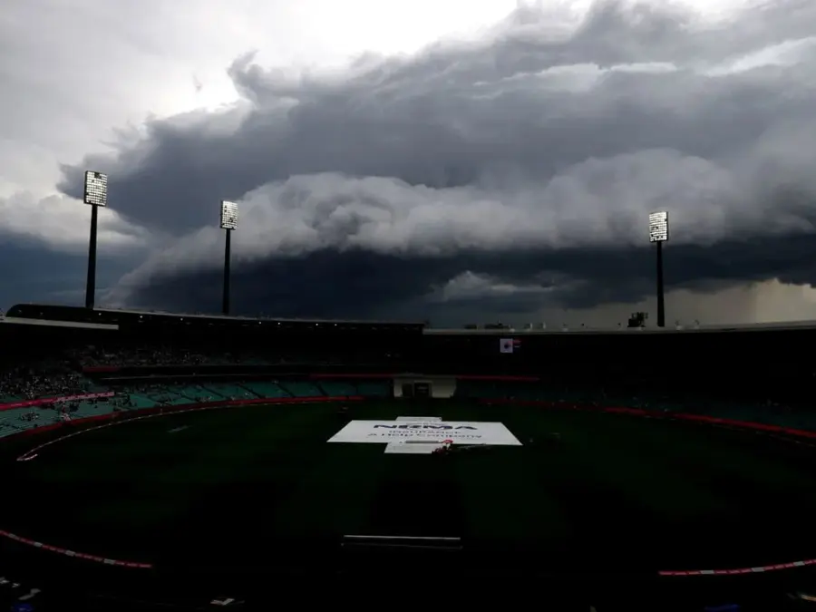 Ashes: CA boss to take up ‘old-fashioned’ bad light rules with ICC after day 1 spoiler at SCG