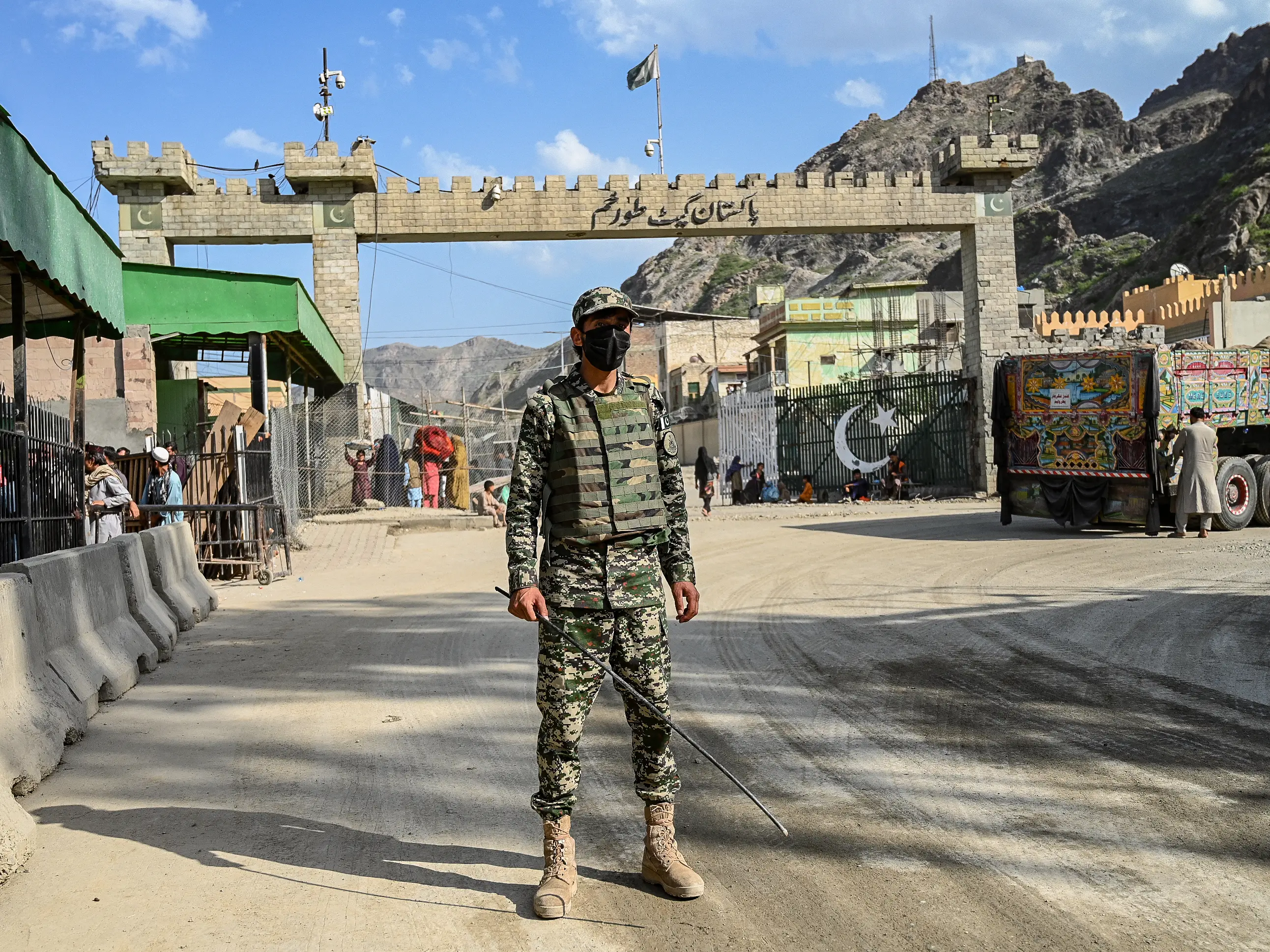 Pakistan, Afghanistan hold talks to reopen border for trade Pakistan, Afghanistan hold talks to reopen border for trade