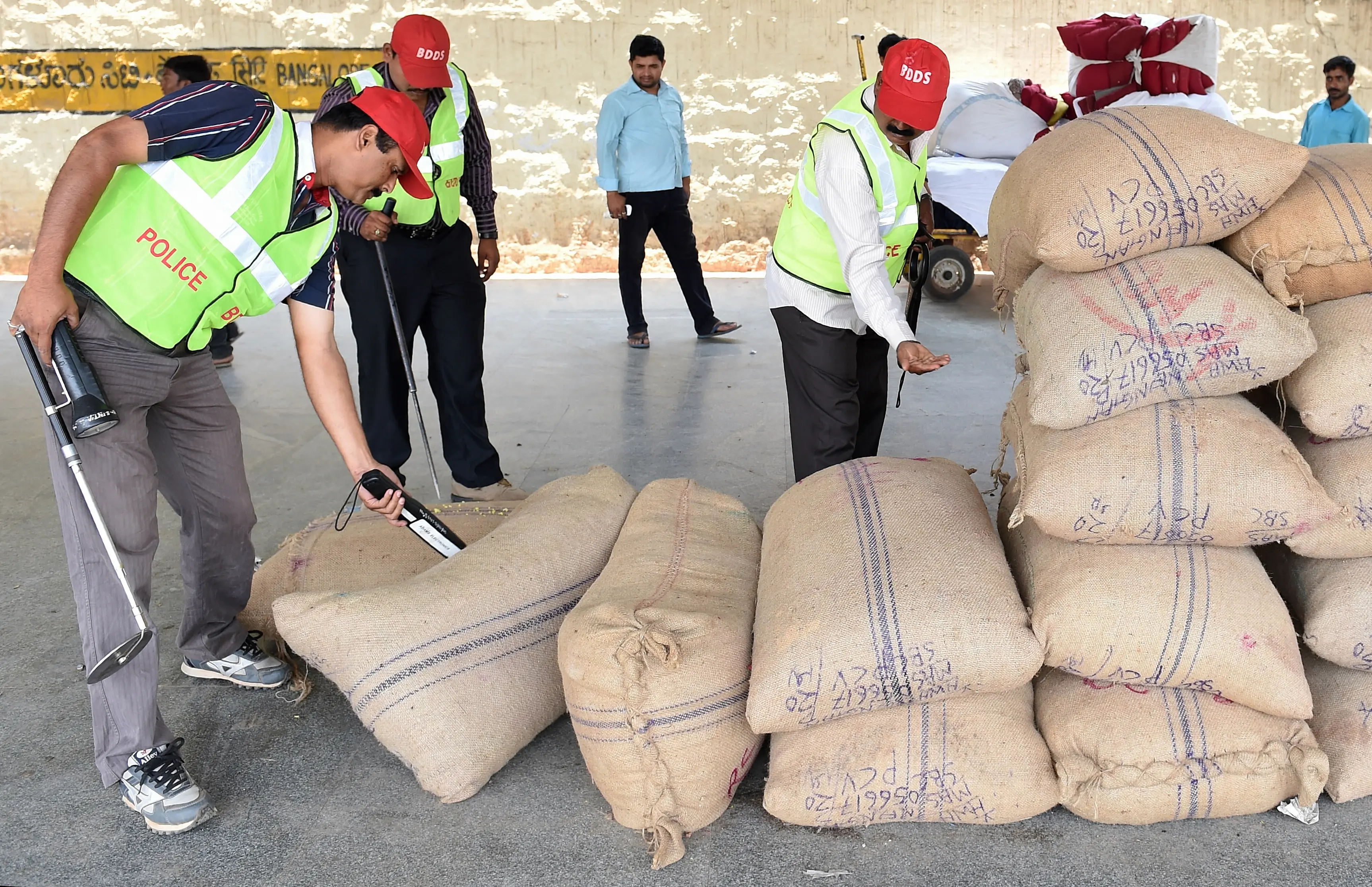 Bomb threats to Gujarat High Court, district courts trigger statewide security alert