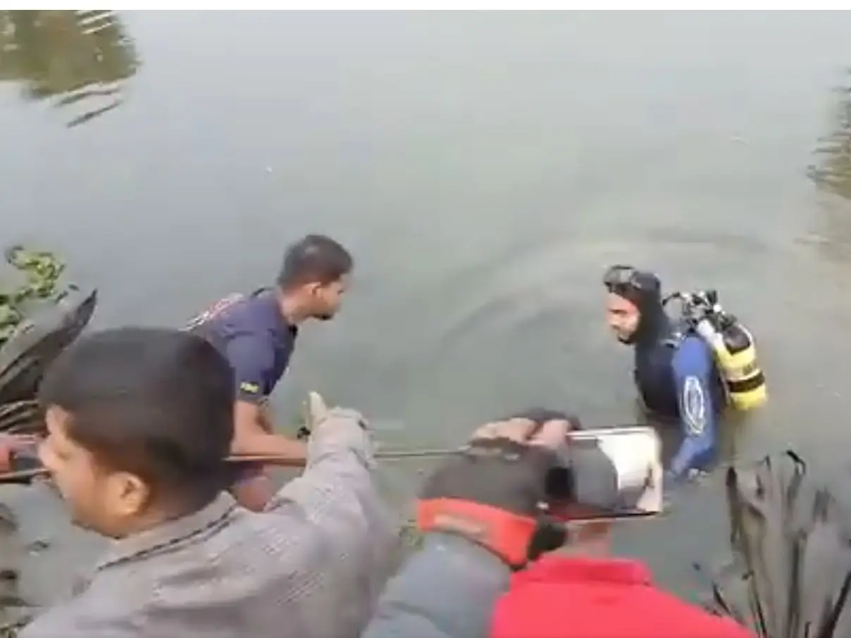 Hindu man dies after jumping into canal as mob chases him in Bangladesh Hindu man dies after jumping into canal as mob chases him in Bangladesh