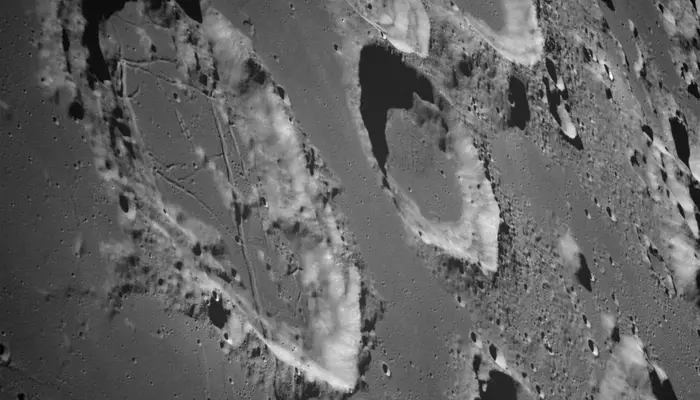 Earth's tail has been helping Moon steal from our planet for billions of years