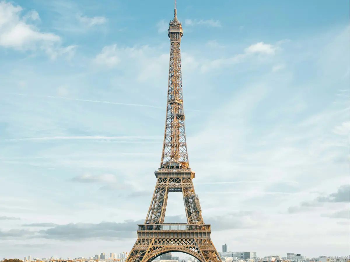 Russian freelance journalist falls to his death from Paris apartment window Russian freelance journalist falls to his death from Paris apartment window