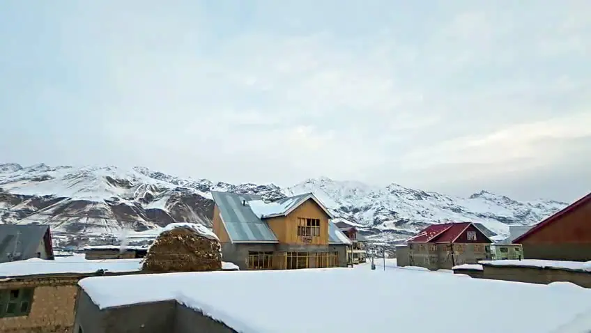 Bone-chilling cold tightens grip on J&K and Ladakh; Drass freezes at –24.7°C, Srinagar records season's lowest at minus 5.1