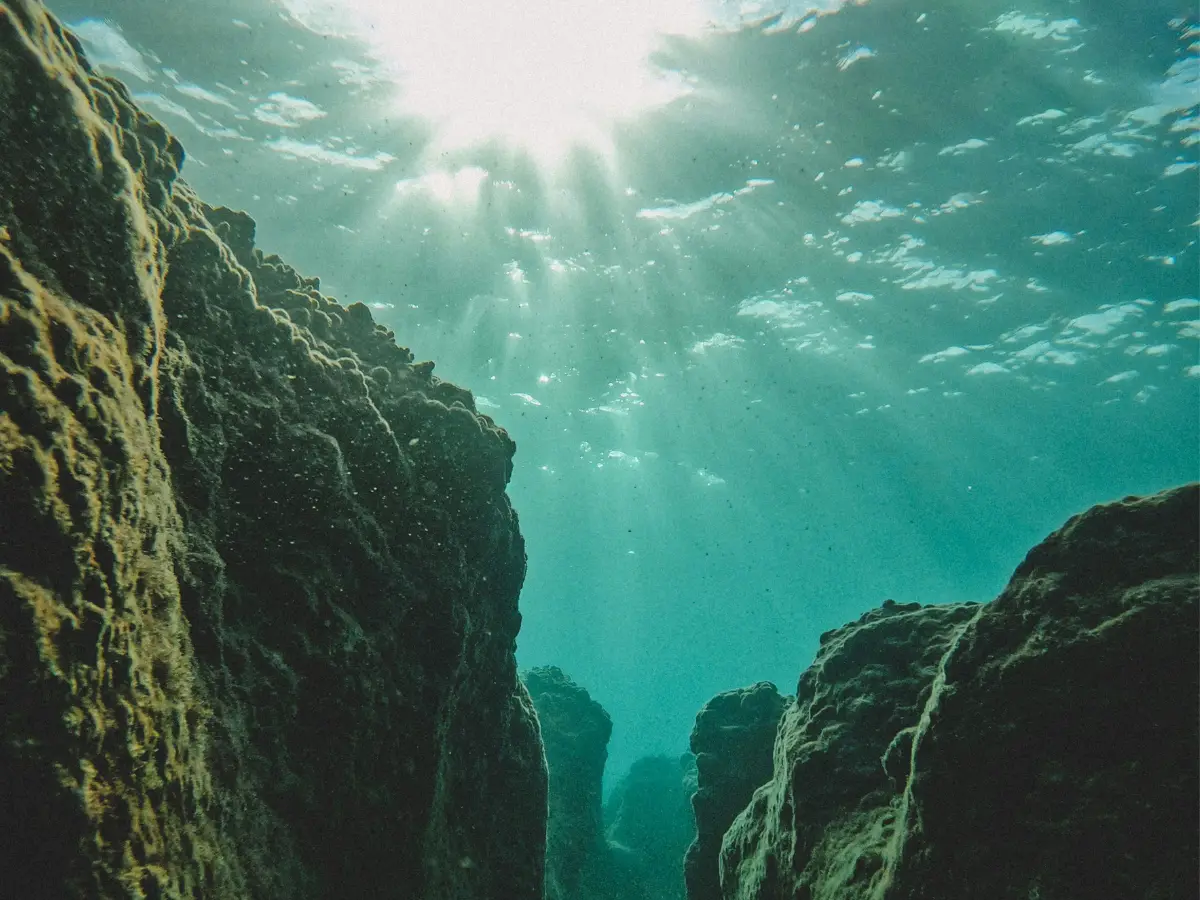 World's deepest blue hole remained a secret until 2021 because it is invisible from space World's deepest blue hole remained a secret until 2021 because it is invisible from space
